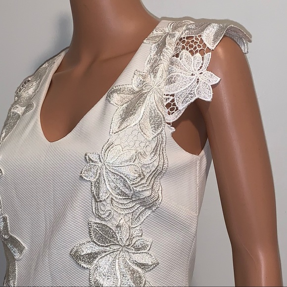 BELLE BADGLEY MISCHKA Formal Appliqué Sheath Dress - Picture 5 of 16